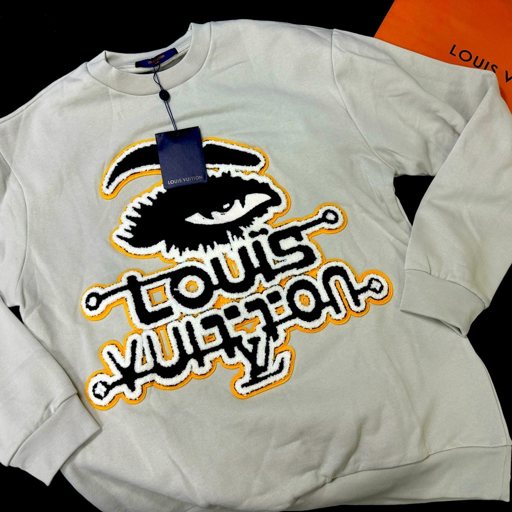 LOUIS VUITTON Sweatshirt - Large never worn